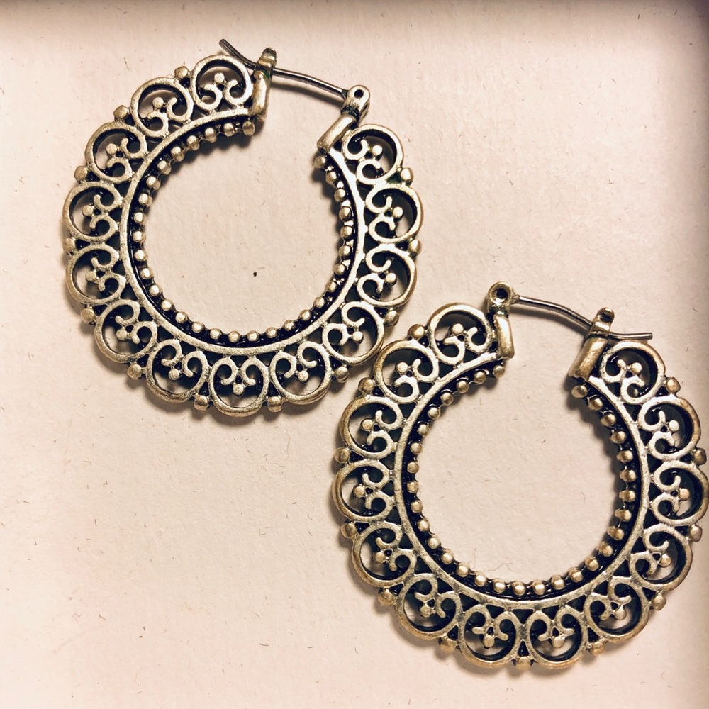 ADDISON Retired Premier Designs Hoops